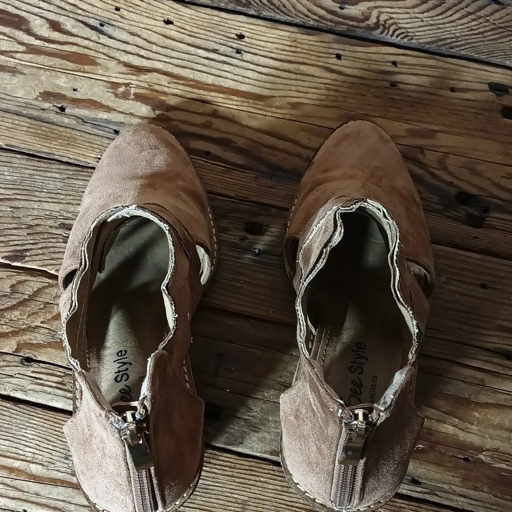 Cowgirlcore Let's See Style Los Angeles Suede cutout bootie with heel zipper 6 - Picture 6 of 14